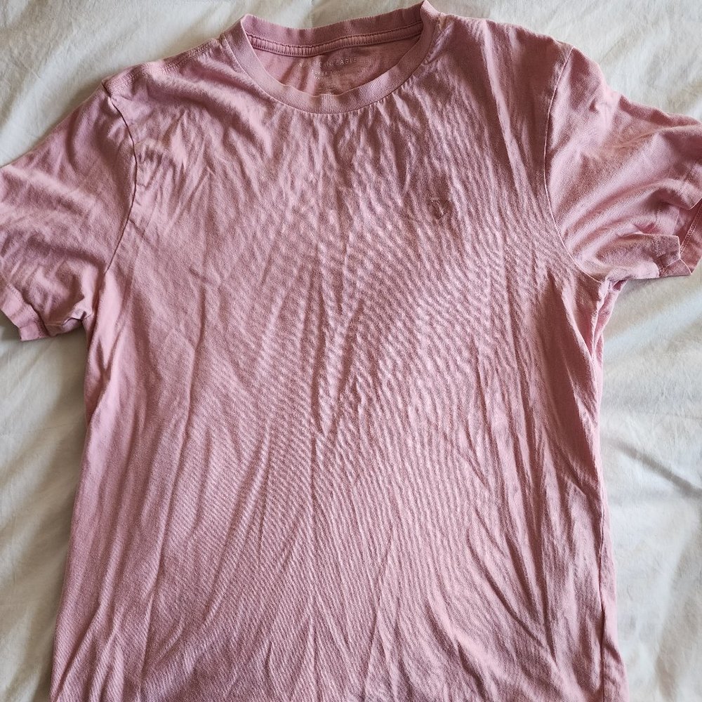 American eagle bundle of 3 shirts